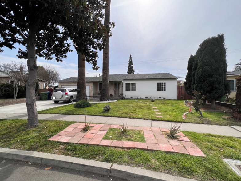 Building Photo - 14148 Community St