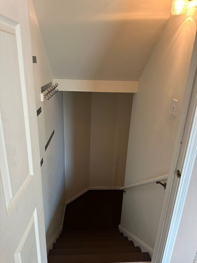 Building Photo - 5490 Fox Path Ln