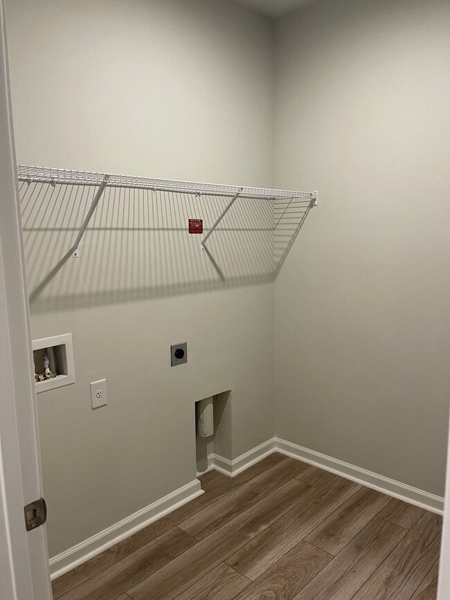 Building Photo - 4 bed 2 bath home in Heartwood!