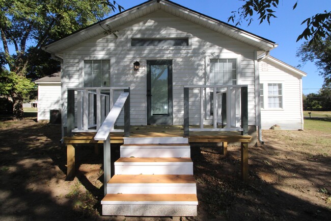 Building Photo - 1015 W Kuykendall St