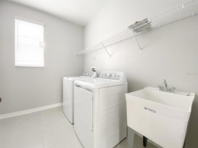 Building Photo - 12796 Brodlove Ln