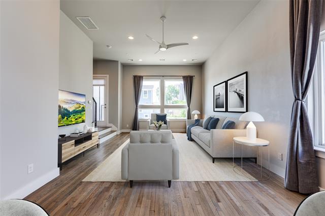 Building Photo - 3816 Roseland Ave