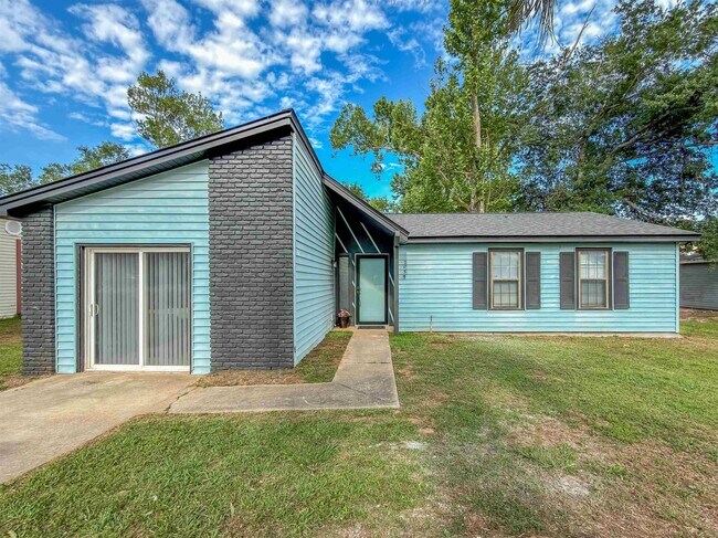 Building Photo - 2059 Little River Ln