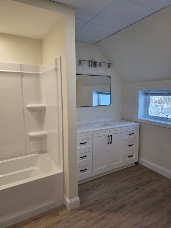 Building Photo - 19 Hill Ave