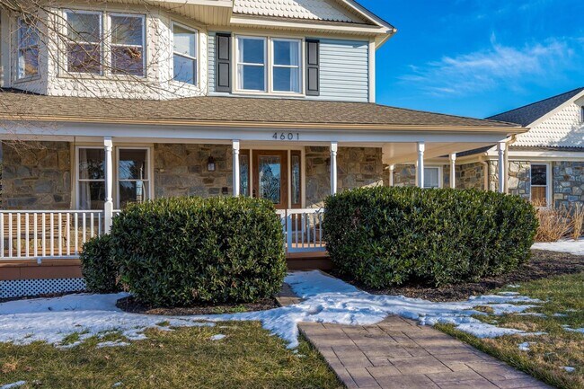 Building Photo - WELLER ESTATES