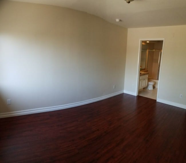 2nd floor - 1st bedroom suite - 14727 Magnolia Blvd
