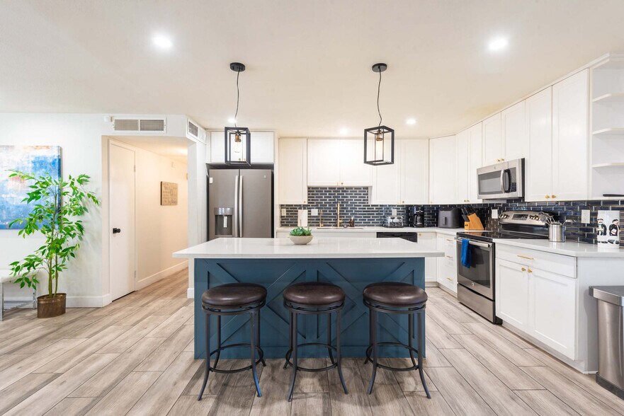 Building Photo - 3502 E Crocus Dr