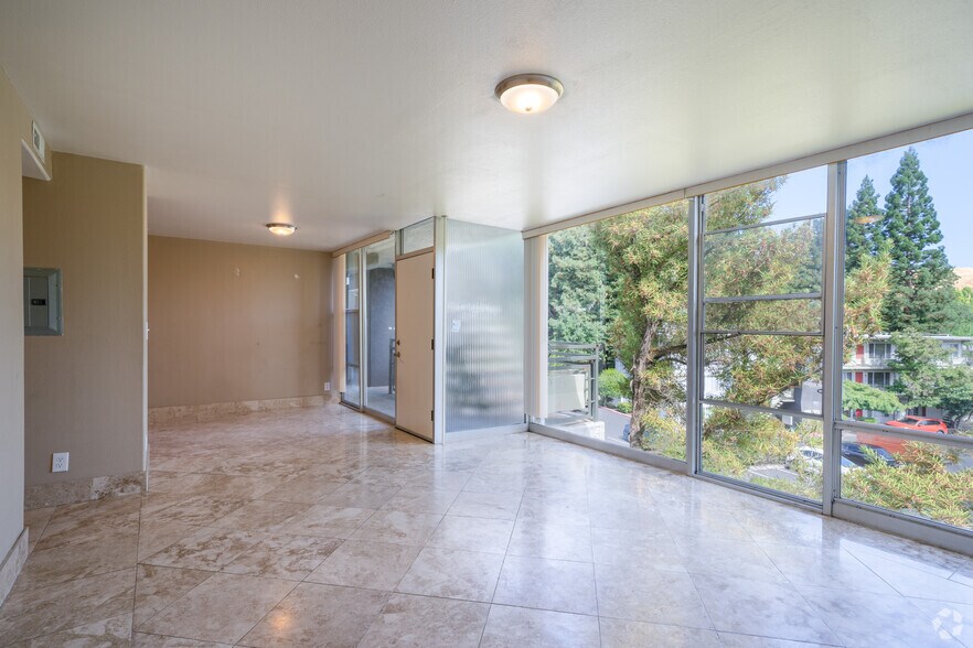 2BR, 1BA - Designer - Lafayette Commons