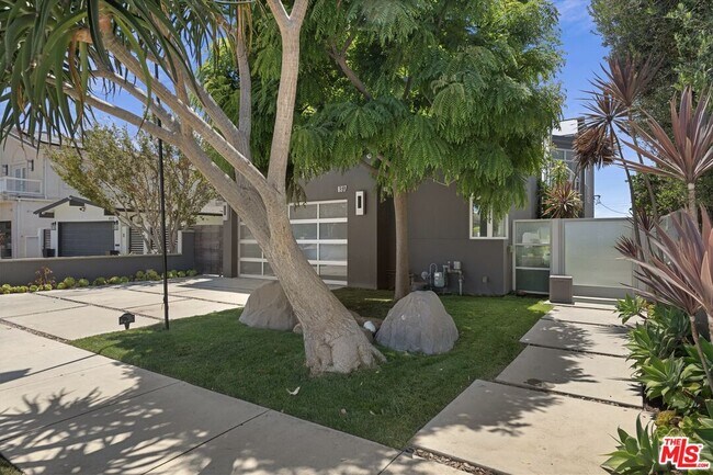 Building Photo - 8317 Delgany Ave