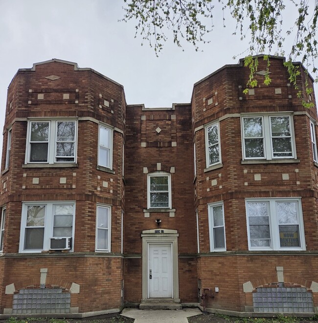 Primary Photo - 7332 S May St