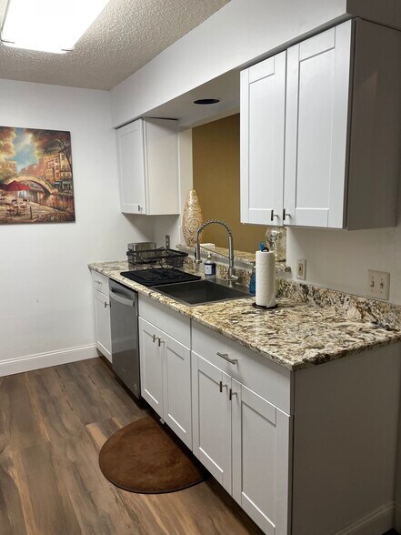 Building Photo - 13 Fox Rdg