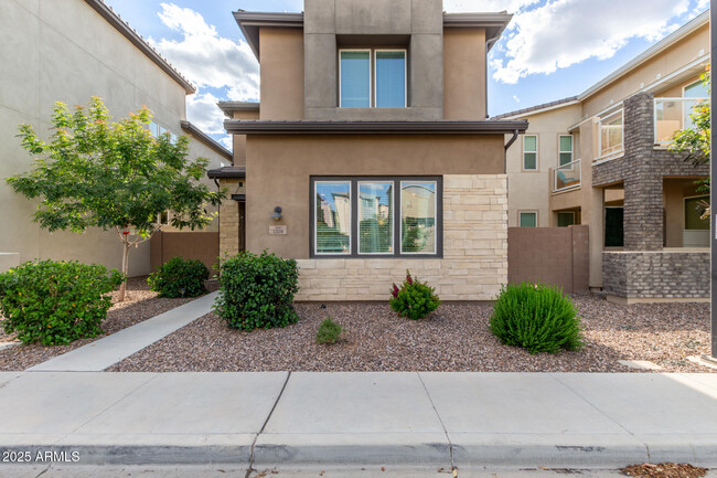 Primary Photo - 1310 N Zane Dr