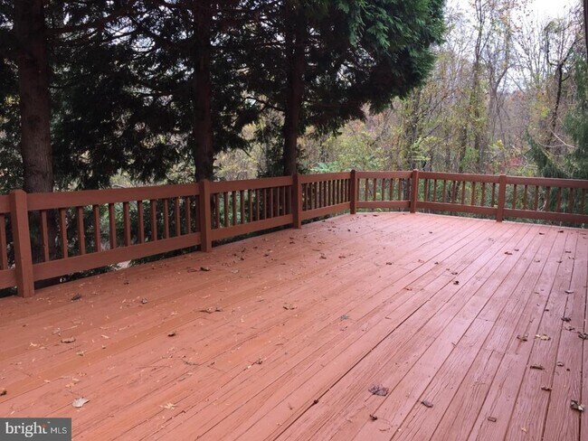 Building Photo - 1175 Osborne Rd