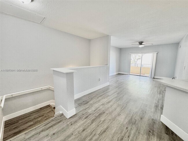 Building Photo - 704 Belmont Ln