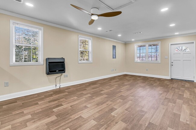 Building Photo - Tranquil Country Living on 2+ Acres — Spac...