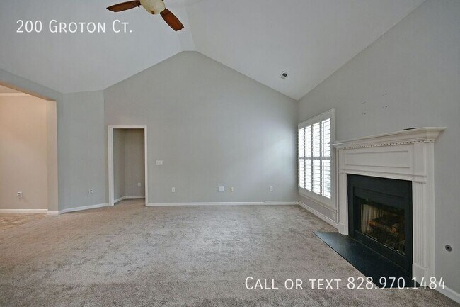 Building Photo - 200 Groton Ct