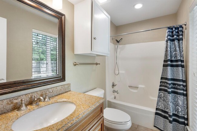 Building Photo - 78 Deerfoot Ct