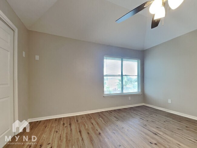 Building Photo - 3707 Lauderwood Ln