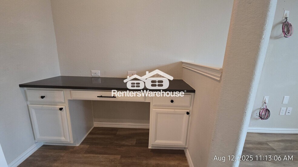 Building Photo - 2019 Tawakoni Dr