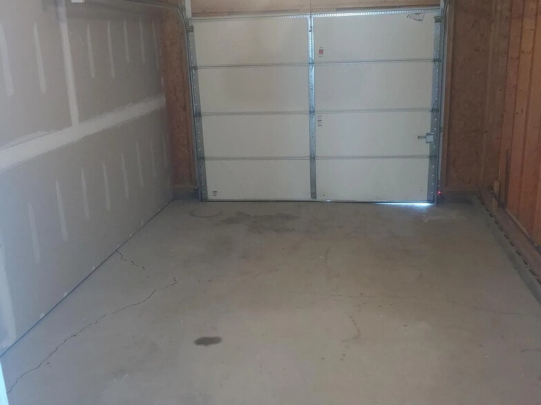 Building Photo - 404 S Keyser Ave