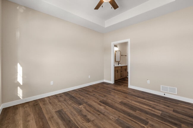 Building Photo - 1820 Horseshoe Ln