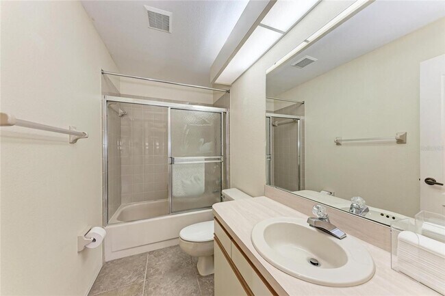 Building Photo - Furnished 2 Bedroom | 2 Bath - Lake Views