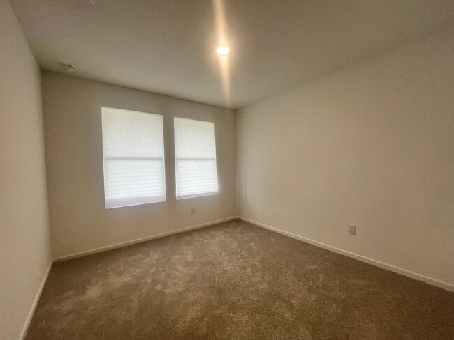 Building Photo - Charming 3 Bedroom/2 Bath Home *St. Hedwig...