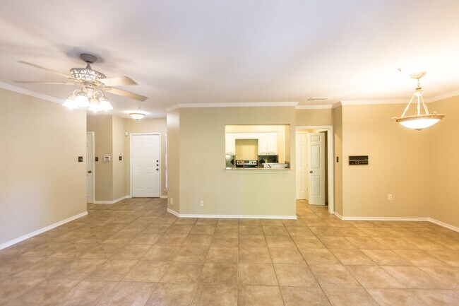 Building Photo - 2 Bedroom, 2 Bath Condo