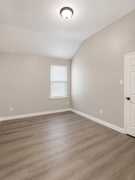 Building Photo - 1501 Toucan Dr