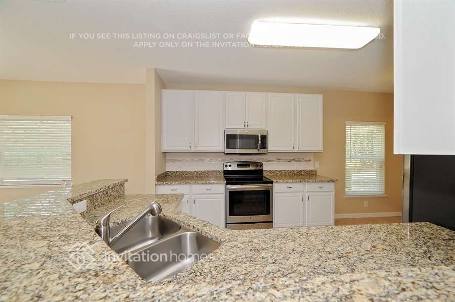 Building Photo - 2071 Kabat Ave