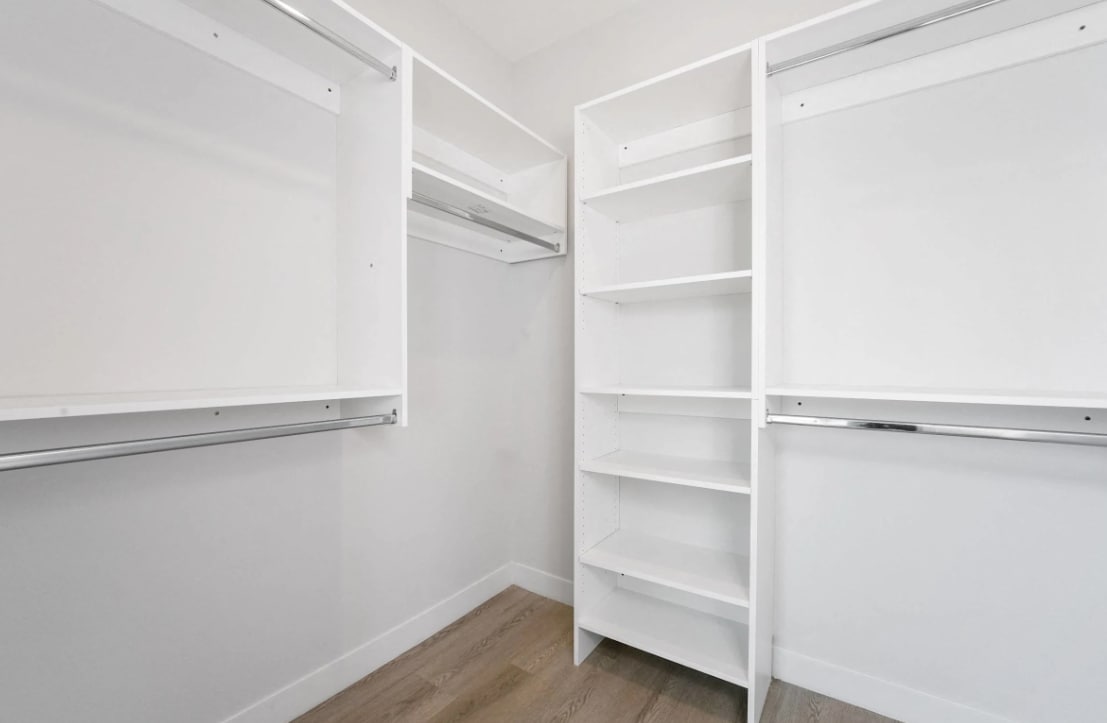 Building Photo - 300 N Ashland Ave