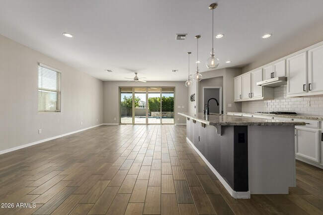 Building Photo - 17771 W Granite View Dr