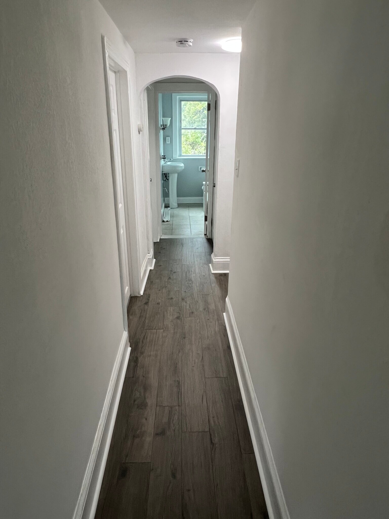 Building Photo - 1312 E 13th St