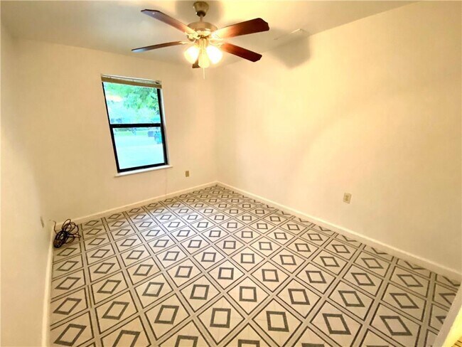 Building Photo - 6211 Club Terrace