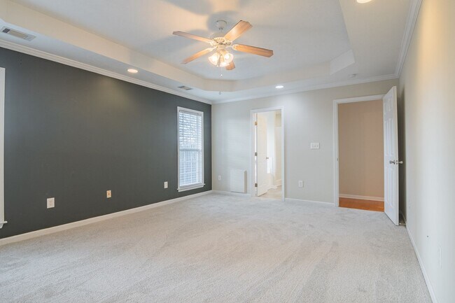 Building Photo - Updated 3 Bedroom Ranch