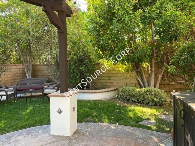 Building Photo - 24310 Las Palmas St