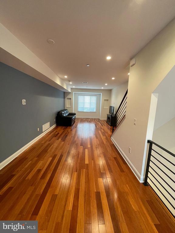 Building Photo - 2304 Alter St