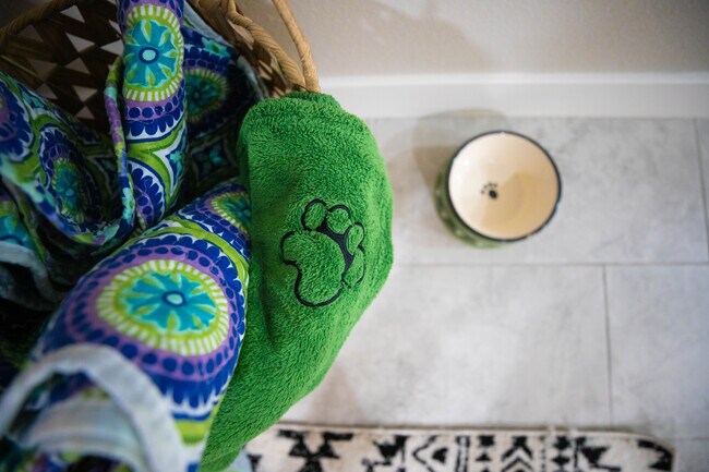 Building Photo - 2812 S Mill Ave