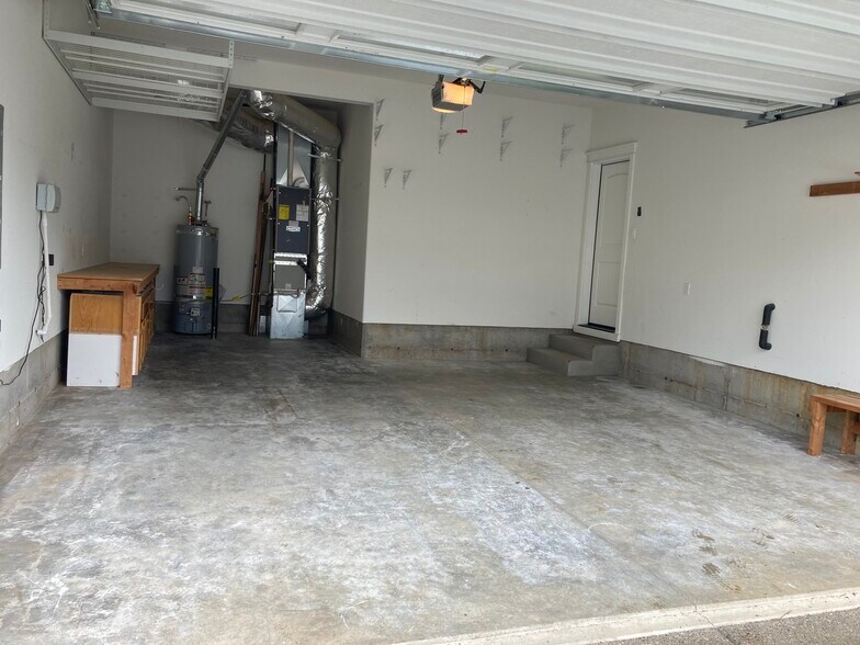 Building Photo - 608 E Taylor Dr