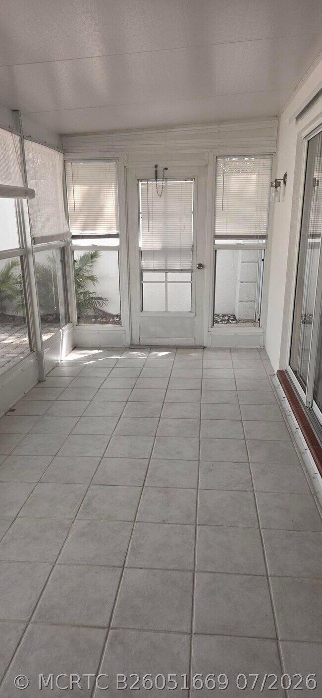 Building Photo - 47 Tall Oaks Cir