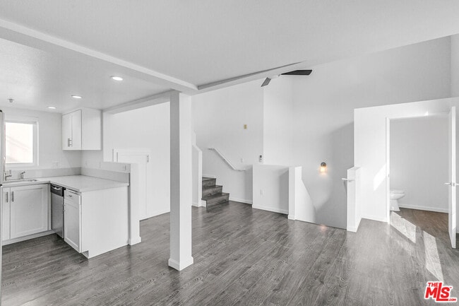 Building Photo - 4980 S Centinela Ave