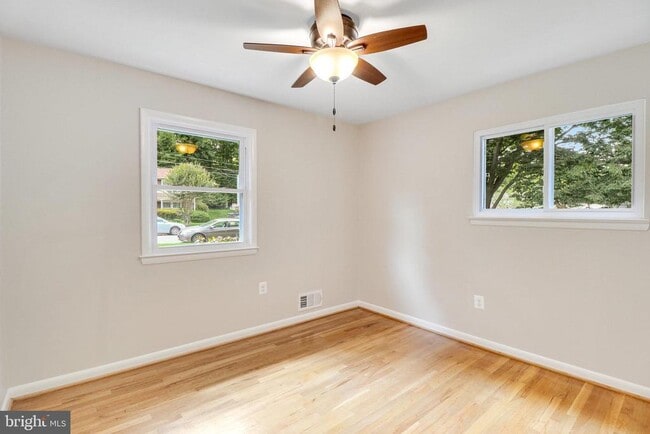 Building Photo - 5019 Fleming Dr