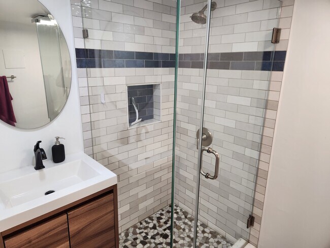 Building Photo - 3704 Arlington Blvd