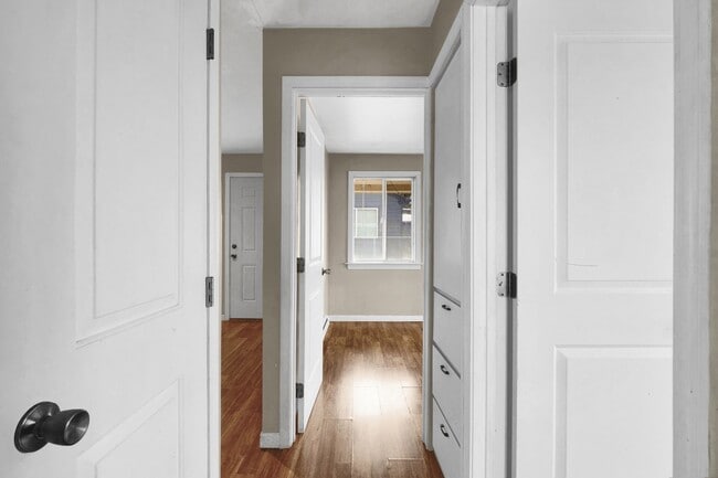 Building Photo - 1131/1133 W Ivy Ave