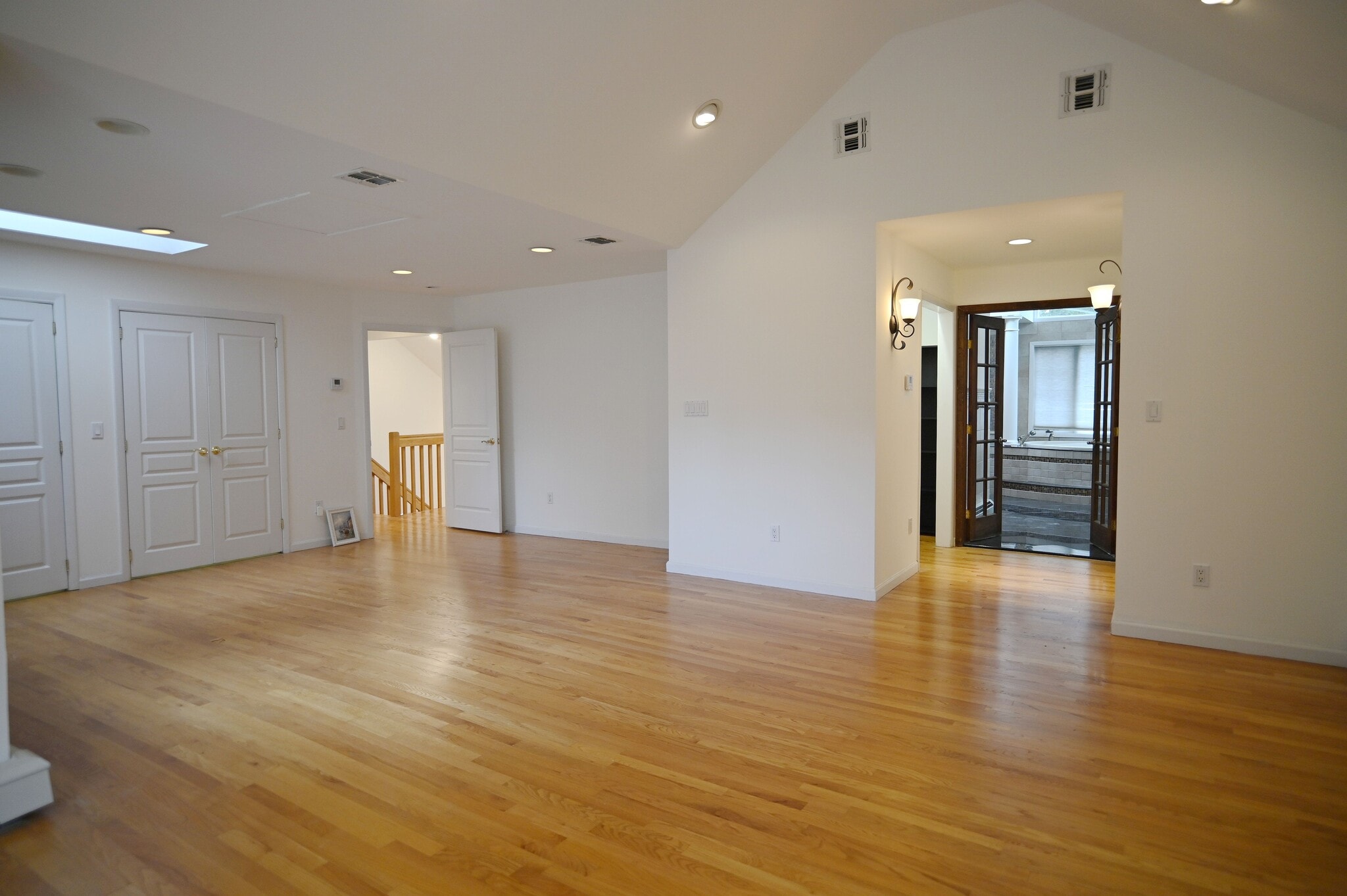Building Photo - 1033 Harvard Pl