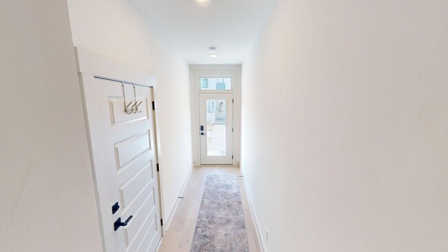 Building Photo - 1025 Wesley Terrace Ave - Elevated townhome living in the heart of Wesley Heights / FreeMoreWest