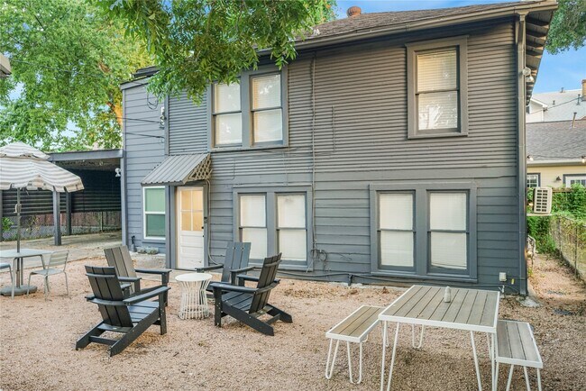 Building Photo - 114 Redan St