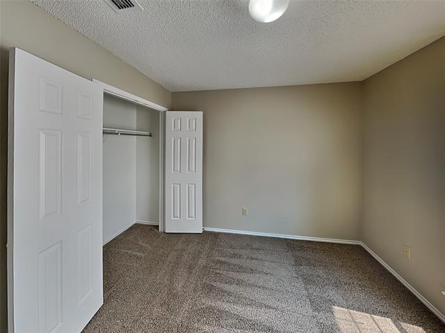 Building Photo - 221 Seegers Dr