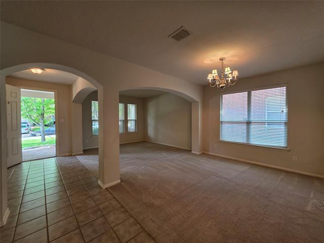 Building Photo - 6000 Mariposa Dr