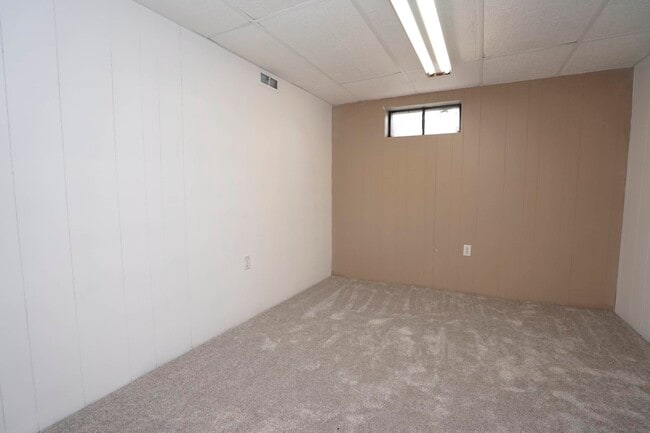 Building Photo - 4576 Pepper Dr